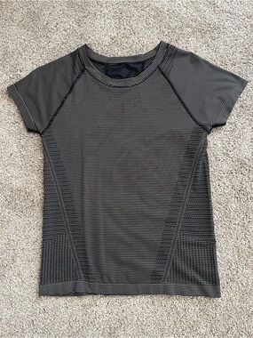 Athleta Women’s Striped Black and White Short Sleeve Top